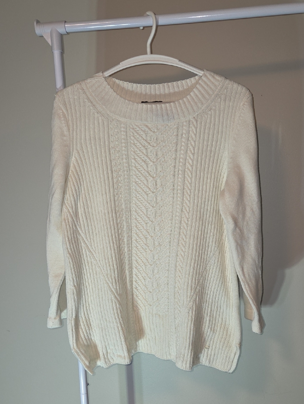 Olsen Cream Cable Knit Crewneck Sweater | Cozy Classic | Size M